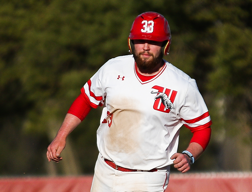 Bats Erupt in DH Sweep of Skidmore & Plymouth State
