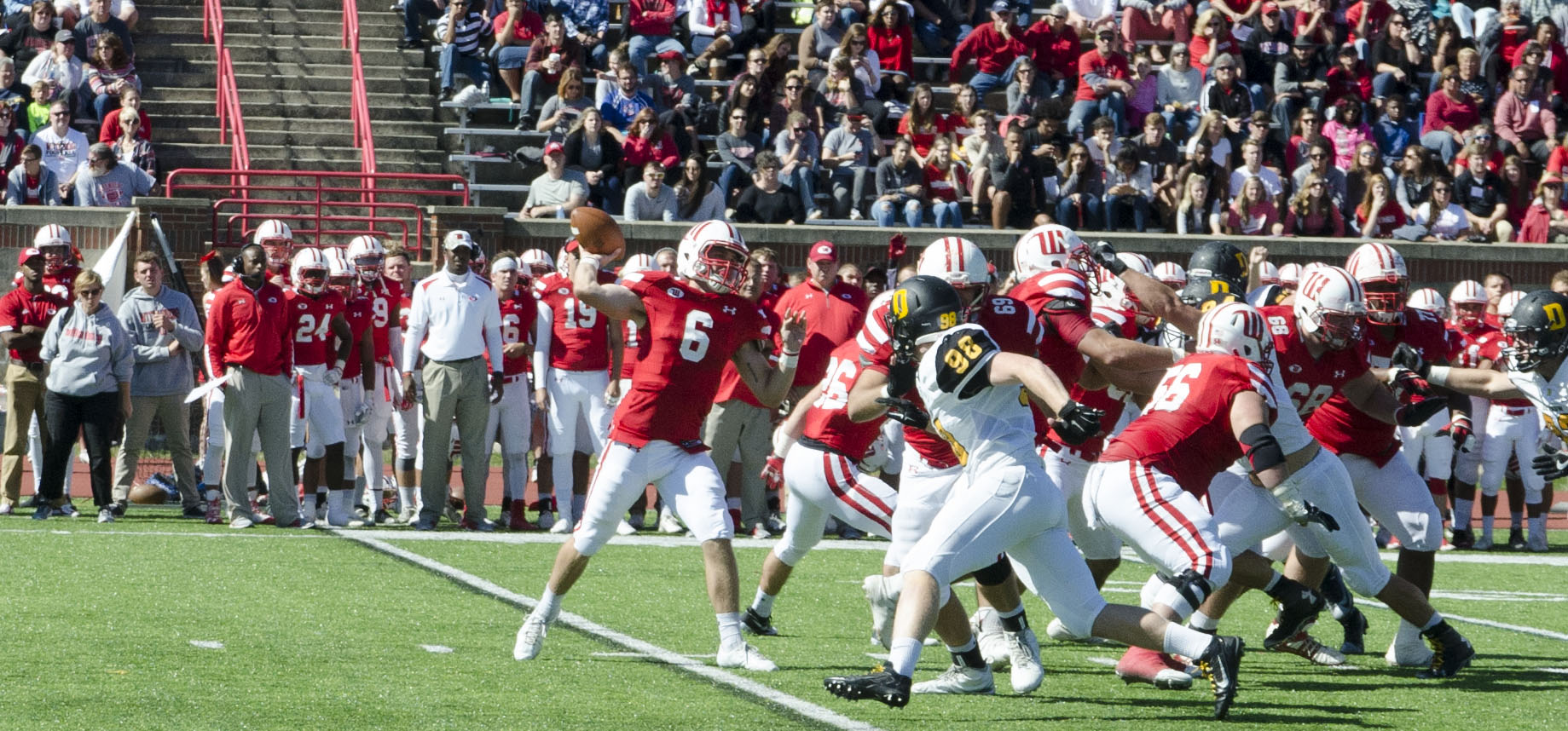#15 Wittenberg Outlasts DePauw 21-10 on Homecoming to Move to 5-0
