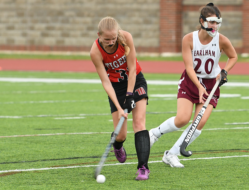 Field Hockey Sends Off Seniors With Win Over Wooster