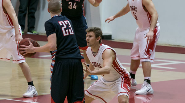 Zack Leahy came up with a key steal late in a one-point Wittenberg win over Hiram. Photo by Erin Pence