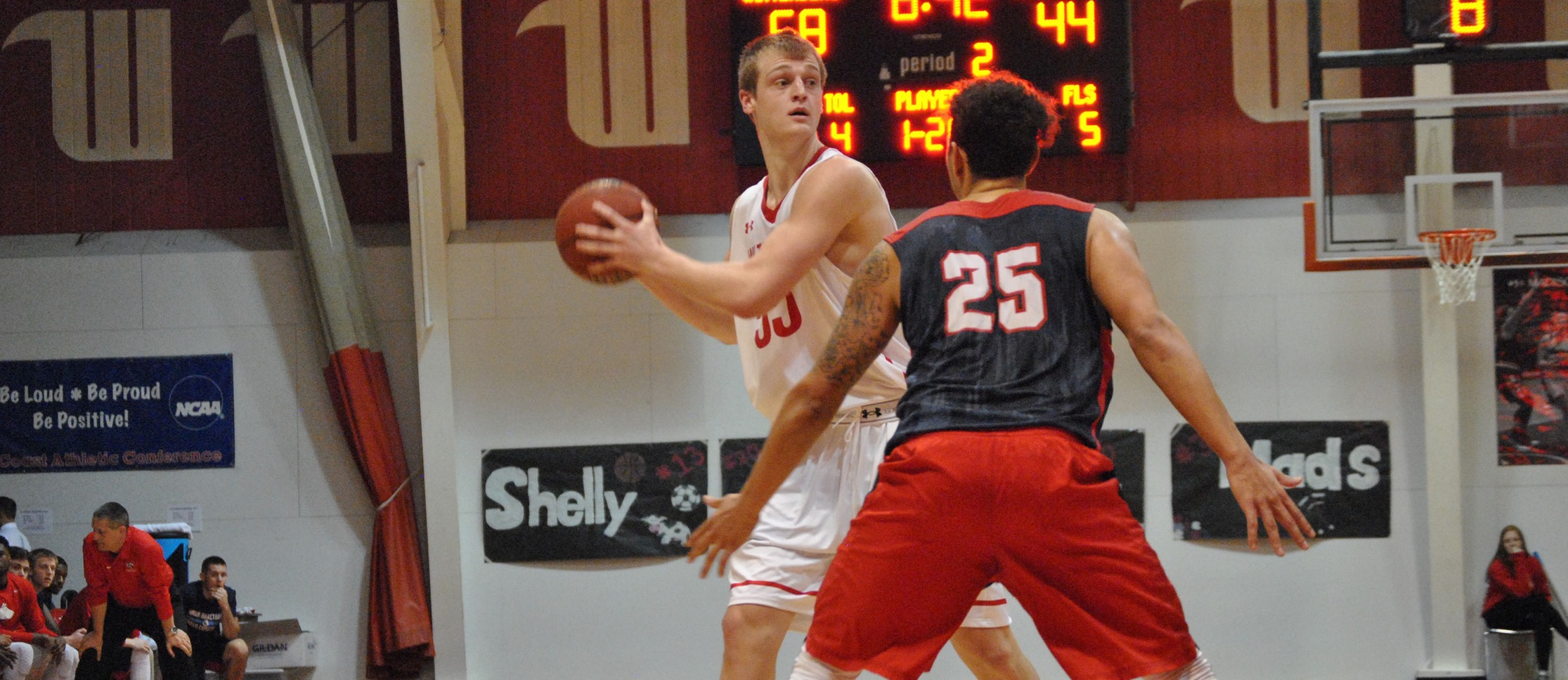 Men's Basketball Falls in NCAC Semifinals to OWU