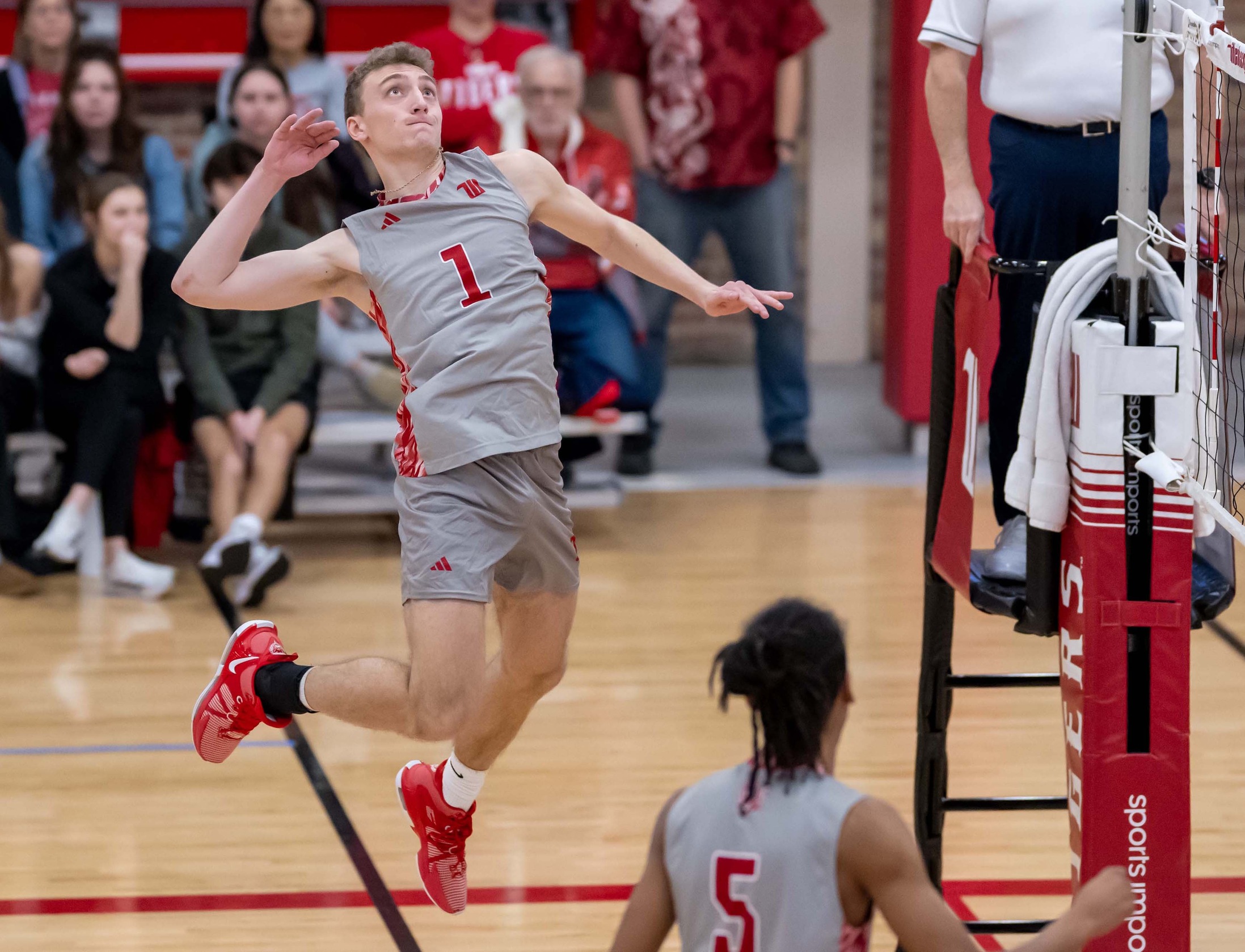 Men's Volleyball falls 3-0 in tough battle with No. 8 Loras