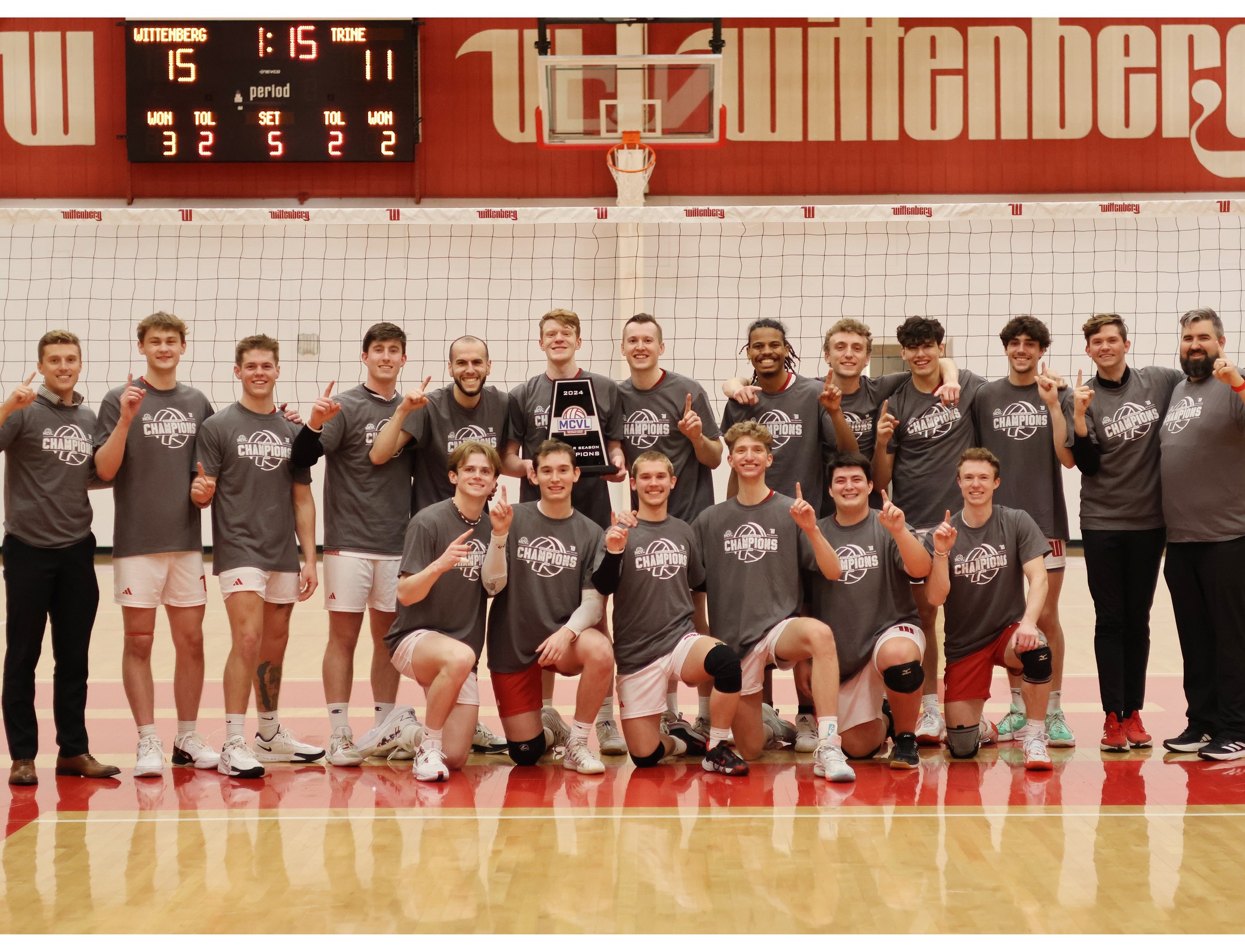 Men's volleyball clinches MCVL regular-season championship with thrilling 5-set win over Trine