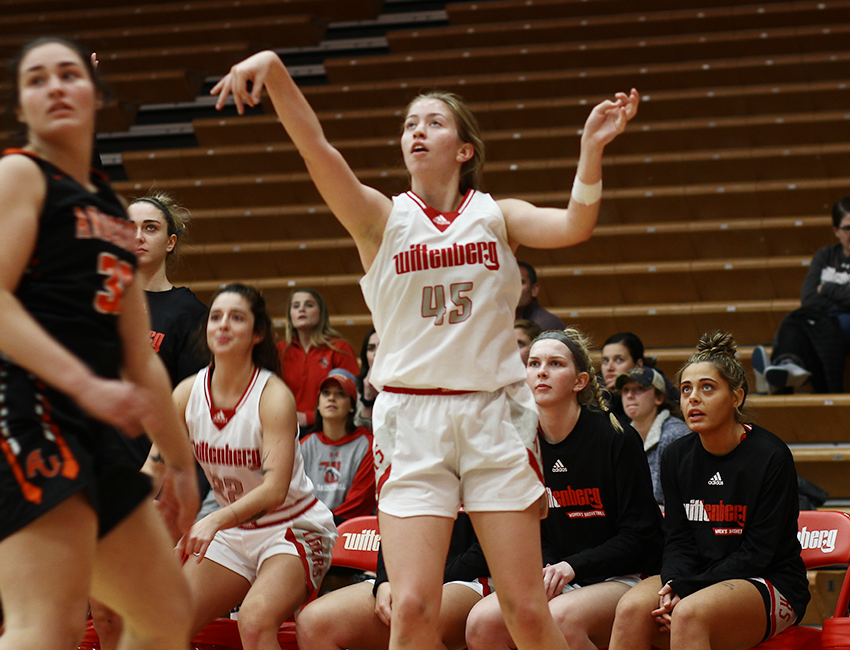 Tigers Open Wittenberg Tip-Off with Win
