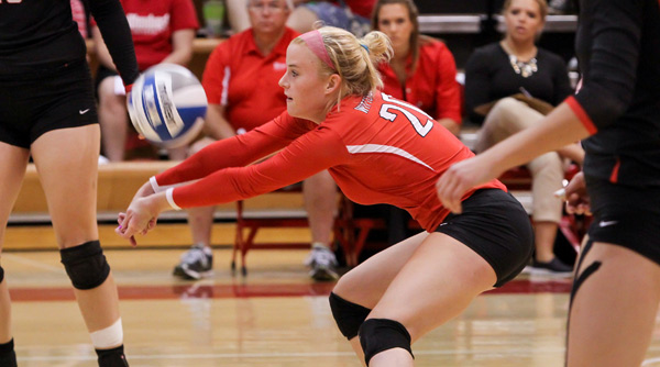 Libbi Giuliano contributed 13 digs to the Tiger defense in each of Wittenberg's matches on Day 2 of the Washington University National Invitational. File Photo | Erin Pence