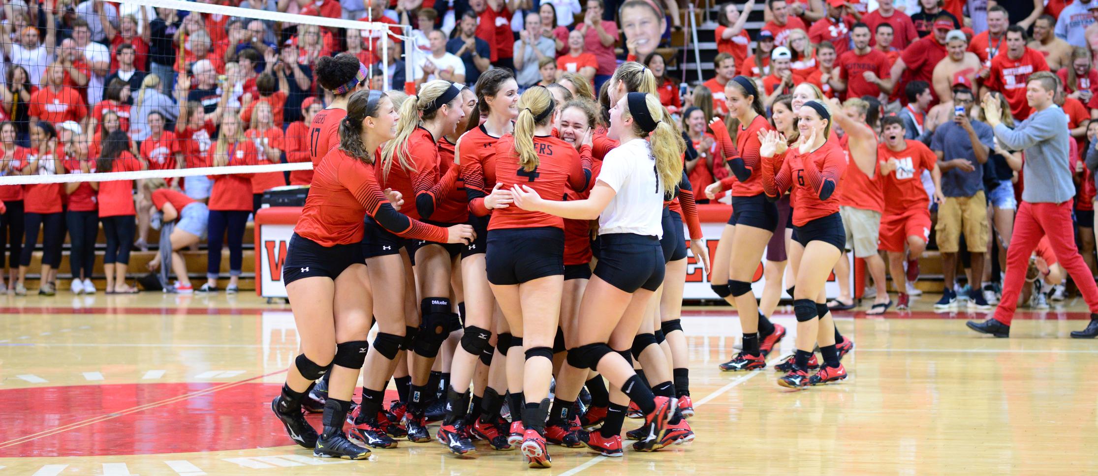 Women's Volleyball Starts Off 1-0 in NCAC Play with 3-1 Victory Over Hiram